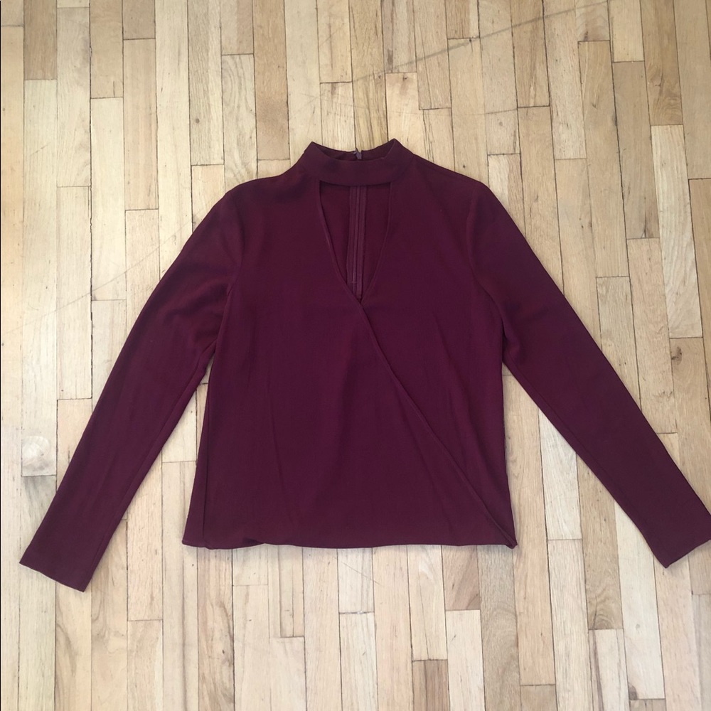 Nordstrom Wayf Women’s Maroon Keyhole Top size XS